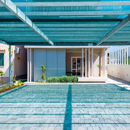 Charming Renovated Next To The Sea Lägenhet *